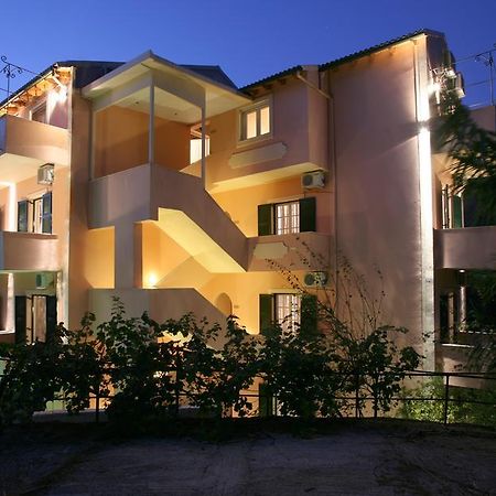 Alexis Apartments เวนิทเซส ห้อง รูปภาพ